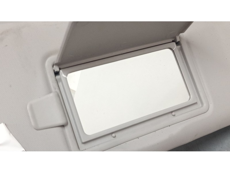 Recambio de parasol derecho para citroën c3 iii (sx) 1.2 thp 110 referencia OEM IAM 98100807BJ  