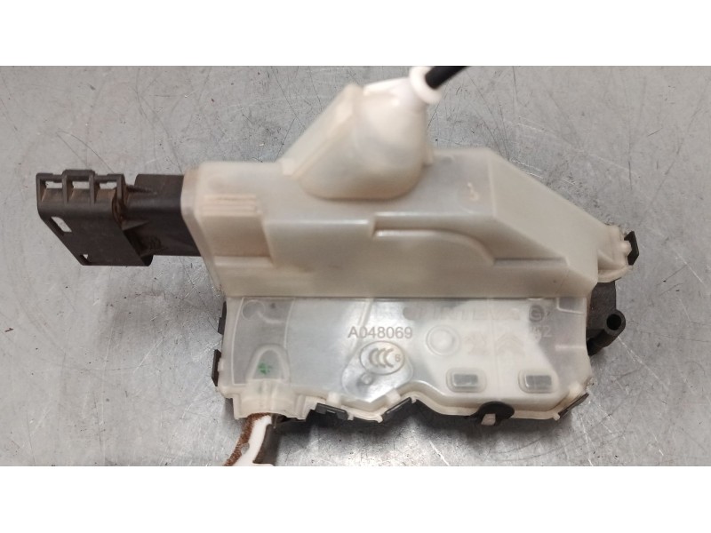 Recambio de cerradura puerta trasera izquierda para citroën c3 iii (sx) 1.2 thp 110 referencia OEM IAM 123985 9812398580 