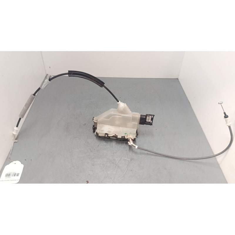 Recambio de cerradura puerta trasera derecha para citroën c3 iii (sx) 1.2 thp 110 referencia OEM IAM 123984 9812398480 