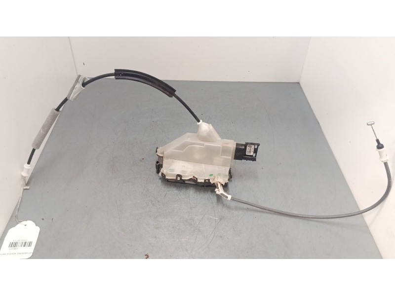 Recambio de cerradura puerta trasera derecha para citroën c3 iii (sx) 1.2 thp 110 referencia OEM IAM 123984 9812398480 