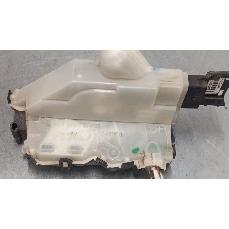 Recambio de cerradura puerta trasera derecha para citroën c3 iii (sx) 1.2 thp 110 referencia OEM IAM 123984 9812398480 