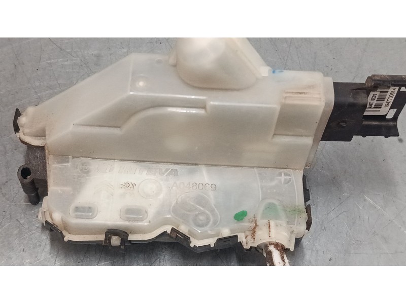 Recambio de cerradura puerta trasera derecha para citroën c3 iii (sx) 1.2 thp 110 referencia OEM IAM 123984 9812398480 