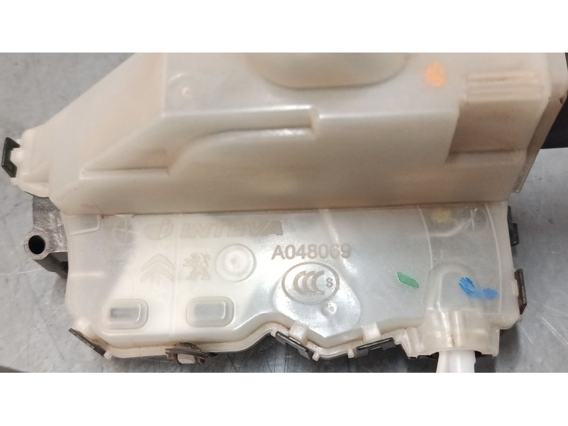 Recambio de cerradura puerta delantera derecha para citroën c3 iii (sx) 1.2 thp 110 referencia OEM IAM PSA123980 9812398080 