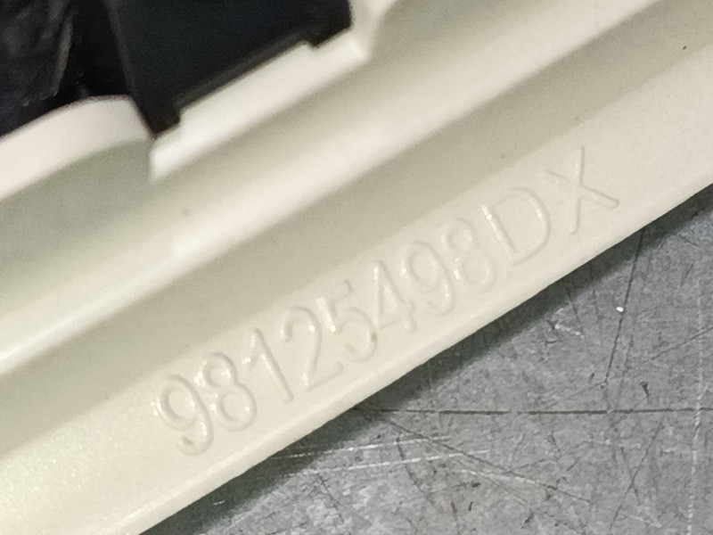 Recambio de pomo palanca cambio para citroën c3 iii (sx) 1.2 thp 110 referencia OEM IAM 98125498DX  