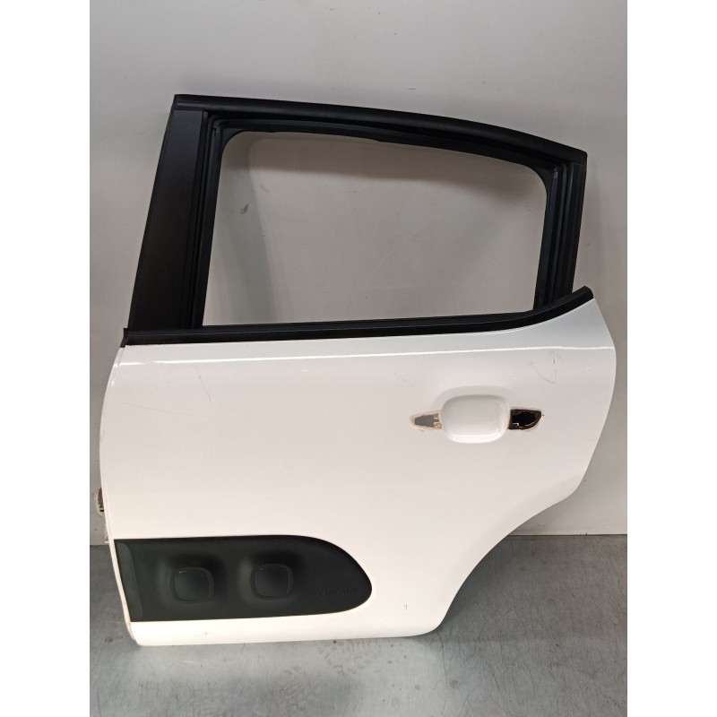 Recambio de puerta trasera izquierda para citroën c3 iii (sx) 1.2 thp 110 referencia OEM IAM 9812716780  
