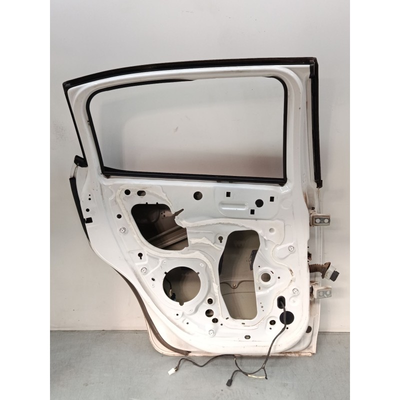 Recambio de puerta trasera izquierda para citroën c3 iii (sx) 1.2 thp 110 referencia OEM IAM 9812716780  
