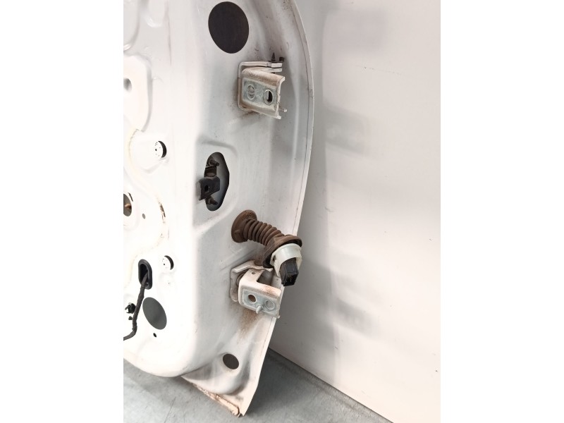 Recambio de puerta trasera izquierda para citroën c3 iii (sx) 1.2 thp 110 referencia OEM IAM 9812716780  