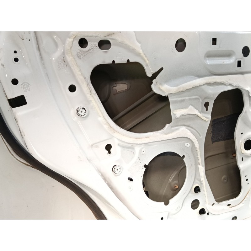 Recambio de puerta trasera izquierda para citroën c3 iii (sx) 1.2 thp 110 referencia OEM IAM 9812716780  