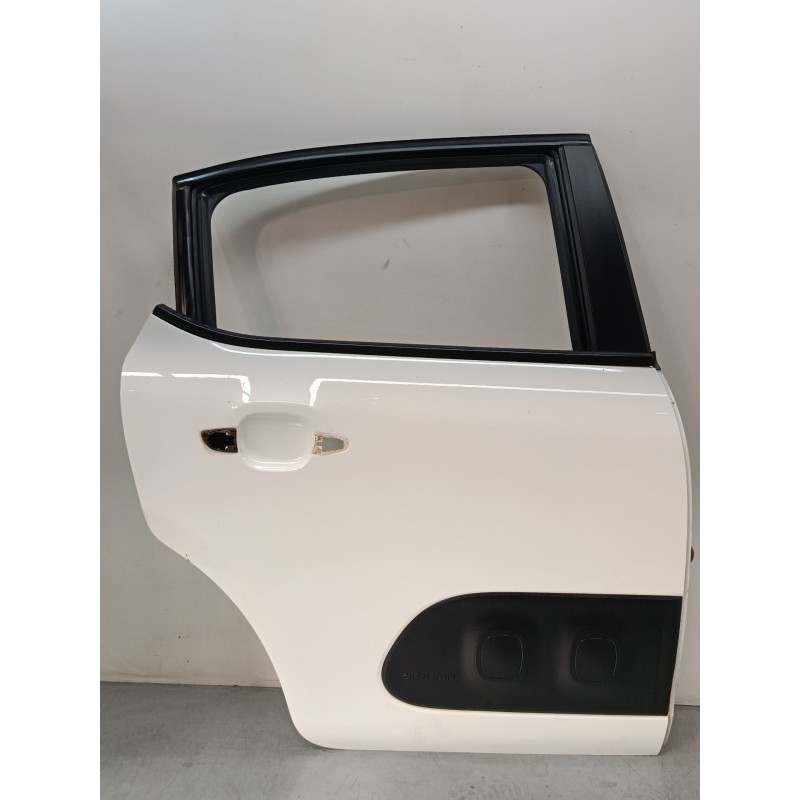 Recambio de puerta trasera derecha para citroën c3 iii (sx) 1.2 thp 110 referencia OEM IAM 9812716680  