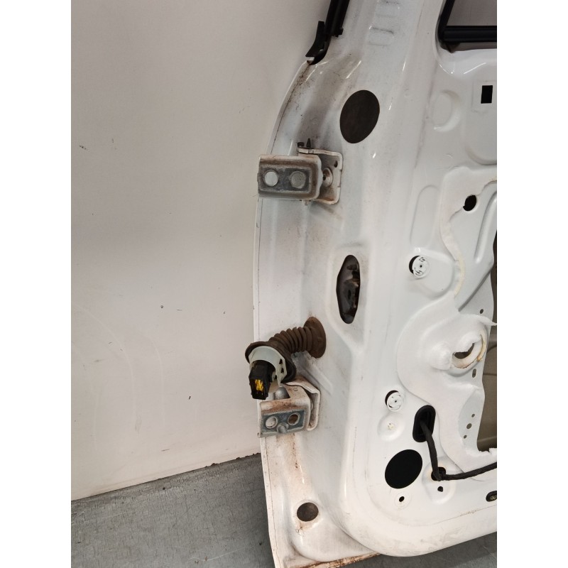 Recambio de puerta trasera derecha para citroën c3 iii (sx) 1.2 thp 110 referencia OEM IAM 9812716680  
