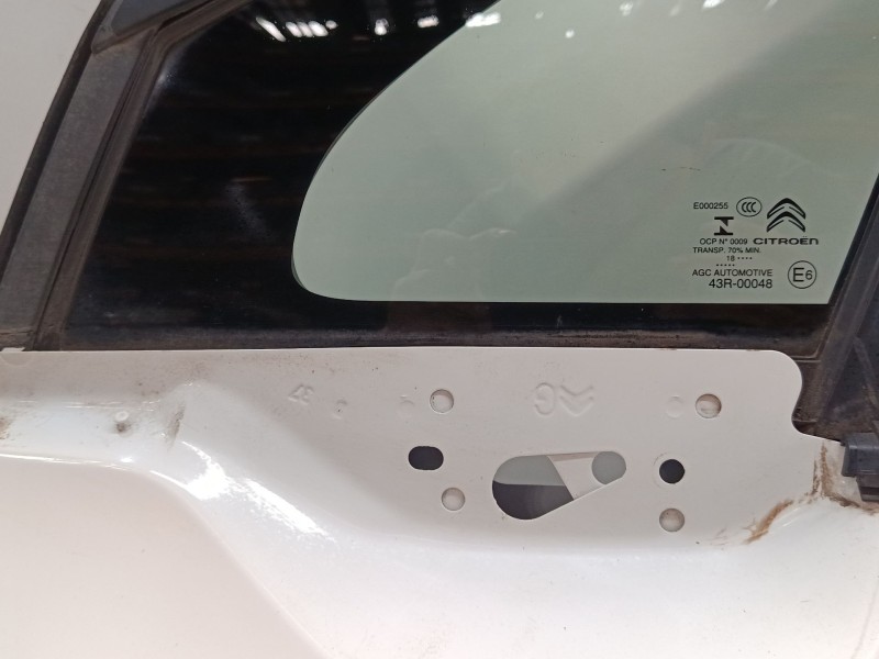Recambio de puerta delantera izquierda para citroën c3 iii (sx) 1.2 thp 110 referencia OEM IAM 9812674380  