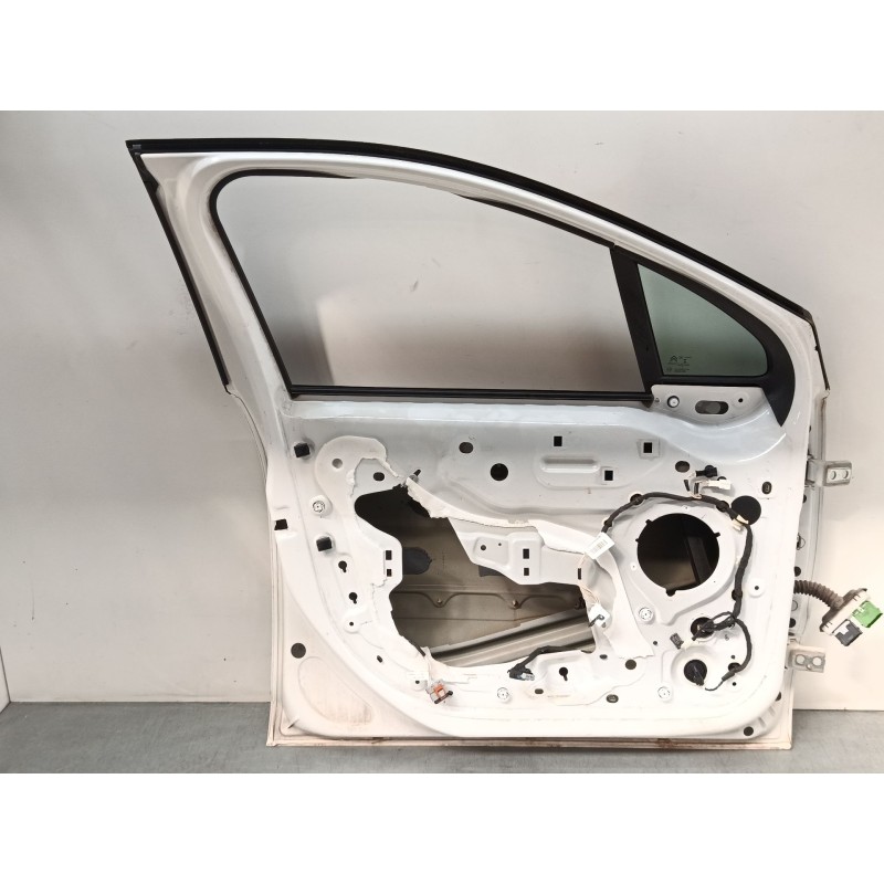 Recambio de puerta delantera izquierda para citroën c3 iii (sx) 1.2 thp 110 referencia OEM IAM 9812674380  