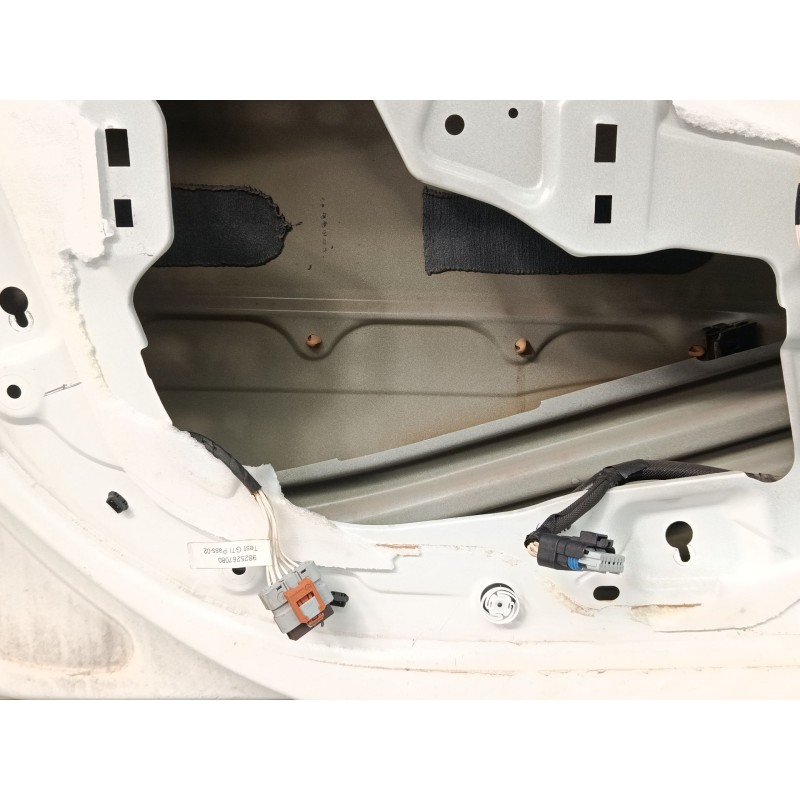 Recambio de puerta delantera izquierda para citroën c3 iii (sx) 1.2 thp 110 referencia OEM IAM 9812674380  