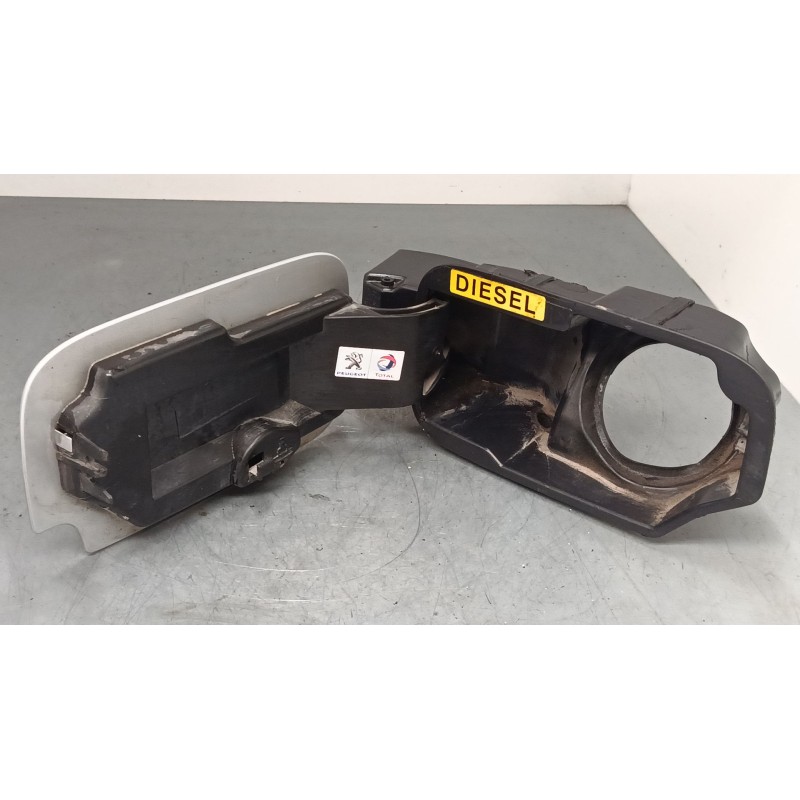 Recambio de tapa exterior combustible para peugeot partner tepee 1.6 hdi / bluehdi 75 referencia OEM IAM 9681446680  