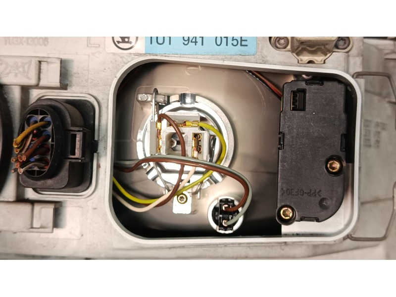 Recambio de faro izquierdo para skoda octavia i (1u2) 1.6 referencia OEM IAM 1U1941015E  