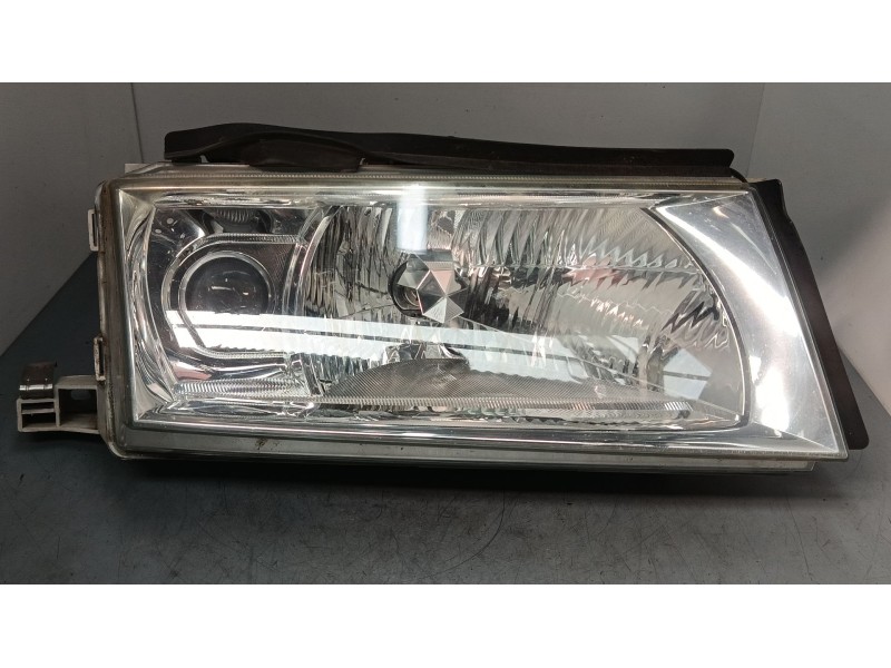 Recambio de faro derecho para skoda octavia i (1u2) 1.6 referencia OEM IAM 1U1941016E  