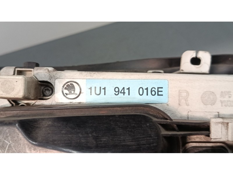 Recambio de faro derecho para skoda octavia i (1u2) 1.6 referencia OEM IAM 1U1941016E  