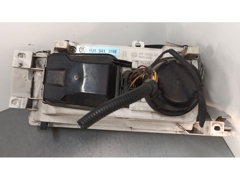 Recambio de faro derecho para skoda octavia i (1u2) 1.6 referencia OEM IAM 1U1941016E  
