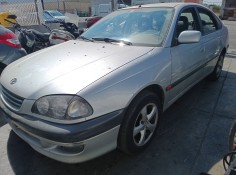 toyota avensis liftback (_t22_) del año 2000