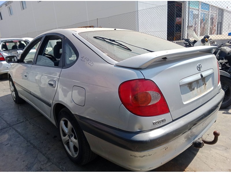 toyota avensis liftback (_t22_) del año 2000