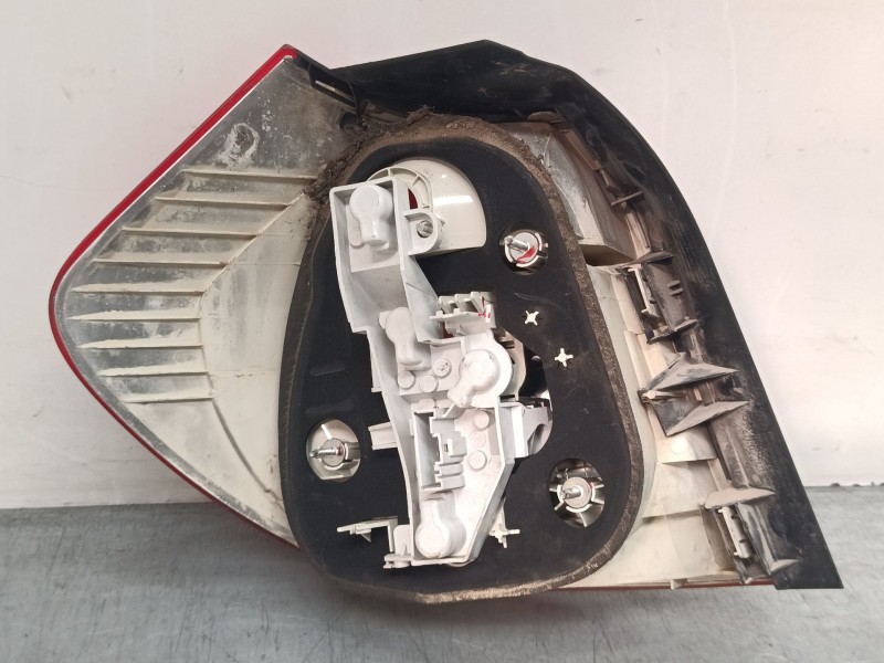 Recambio de piloto trasero derecho para bmw 1 (f20) 116 d referencia OEM IAM 718129808 89074724 