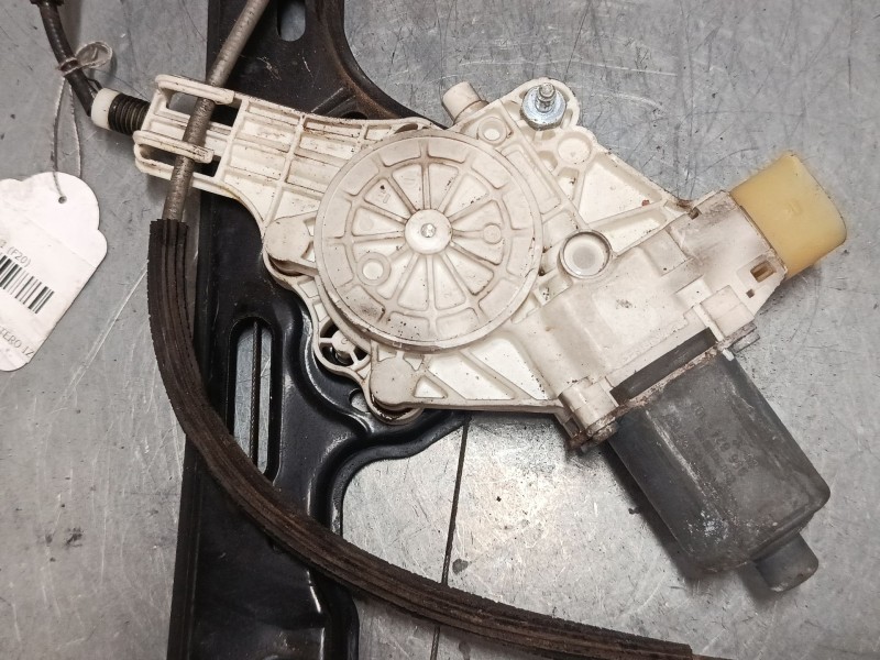 Recambio de elevalunas electrico delantero izquierdo para bmw 1 (e87) 116 d referencia OEM IAM 7067795S 7138465E 