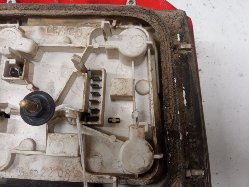 Recambio de piloto trasero izquierdo para peugeot 205 ii (20a/c) 1.1 referencia OEM IAM   