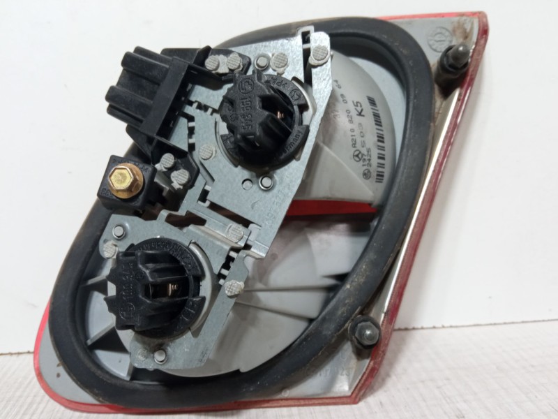 Recambio de piloto trasero porton izquierdo para mercedes-benz clase e (w210) e 230 (210.037) referencia OEM IAM A2108200964  