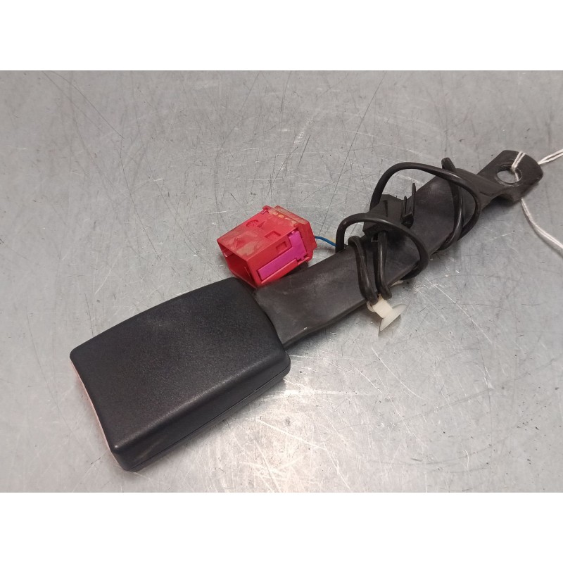 Recambio de anclaje cinturon delantero izquierdo para seat ibiza iv sc (6j1, 6p5) 1.9 tdi referencia OEM IAM   