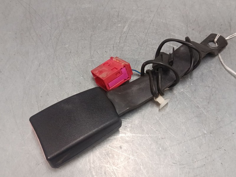 Recambio de anclaje cinturon delantero izquierdo para seat ibiza iv sc (6j1, 6p5) 1.9 tdi referencia OEM IAM   