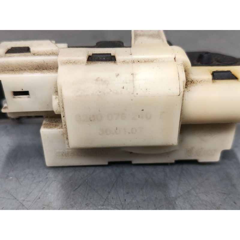 Recambio de cerradura maletero / porton para renault clio iii (br0/1, cr0/1) 1.5 dci (c/br0g, c/br1g) referencia OEM IAM   