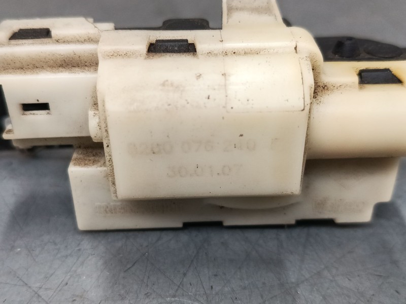 Recambio de cerradura maletero / porton para renault clio iii (br0/1, cr0/1) 1.5 dci (c/br0g, c/br1g) referencia OEM IAM   