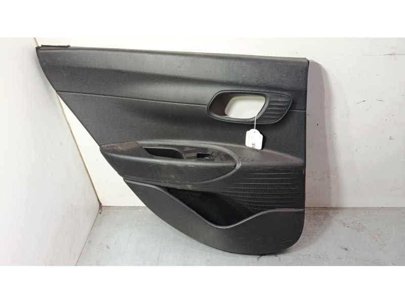 Recambio de guarnecido puerta trasero izquierdo para hyundai i20 iii (bc3, bi3) 1.2 1.2 referencia OEM IAM 83710Q1010NNB  