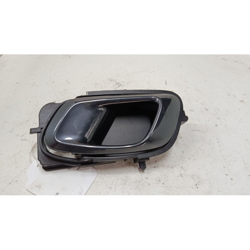 Recambio de maneta interior trasera izquierda para hyundai i20 iii (bc3, bi3) 1.2 1.2 referencia OEM IAM 82610Q0010MPP  
