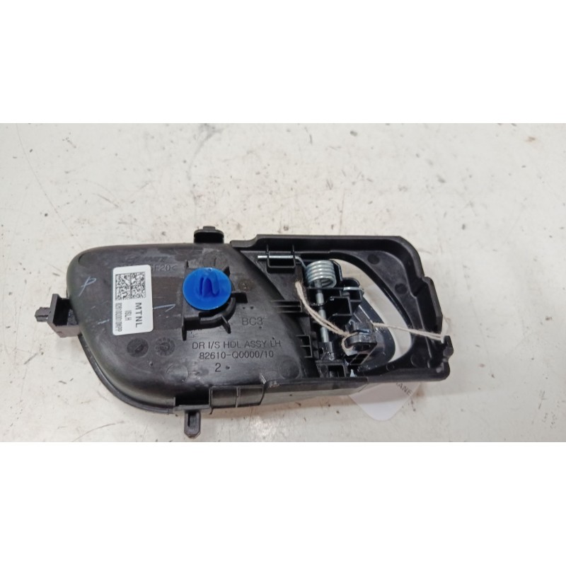 Recambio de maneta interior trasera izquierda para hyundai i20 iii (bc3, bi3) 1.2 1.2 referencia OEM IAM 82610Q0010MPP  