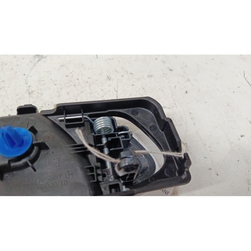 Recambio de maneta interior trasera izquierda para hyundai i20 iii (bc3, bi3) 1.2 1.2 referencia OEM IAM 82610Q0010MPP  