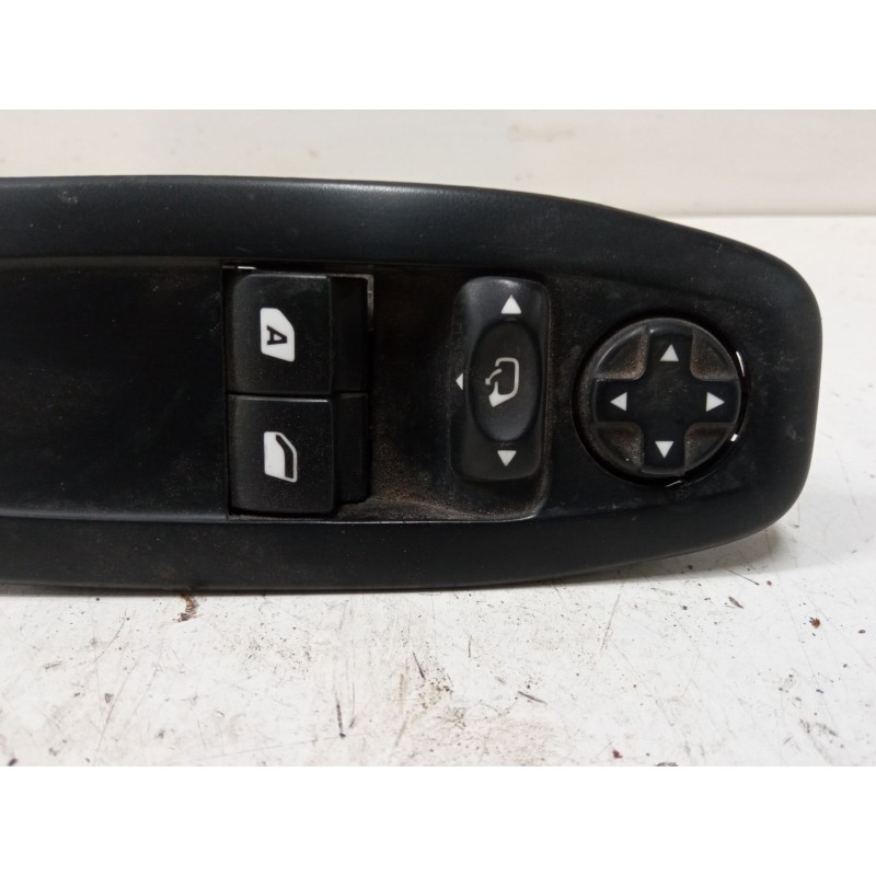 Recambio de mando elevalunas delantero izquierdo para peugeot 208 i (ca_, cc_) 1.2 puretech 82 referencia OEM IAM   