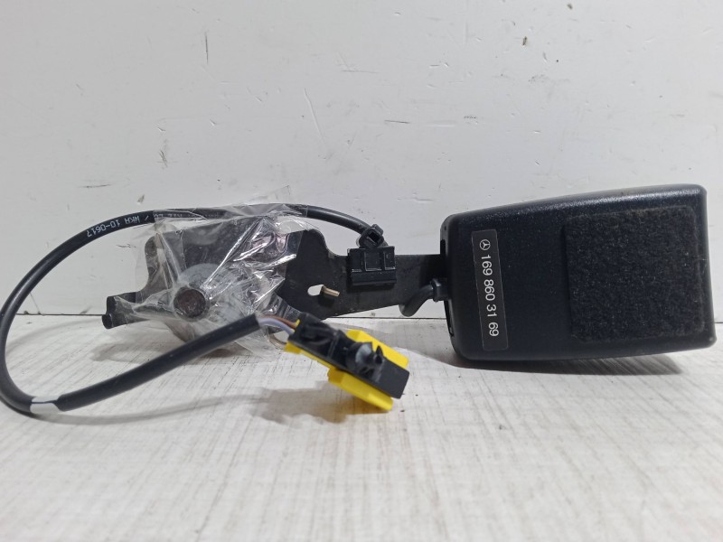 Recambio de anclaje cinturon trasero izquierdo para mercedes-benz clase b sports tourer (w245) b 160 (245.231) referencia OEM IA