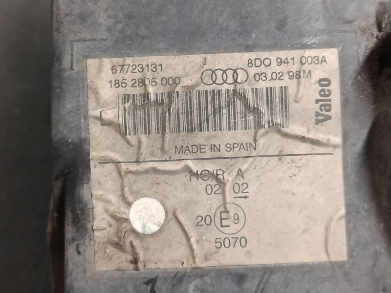Recambio de faro izquierdo para audi a4 b5 (8d2) 1.8 t referencia OEM IAM 8D0941003A  