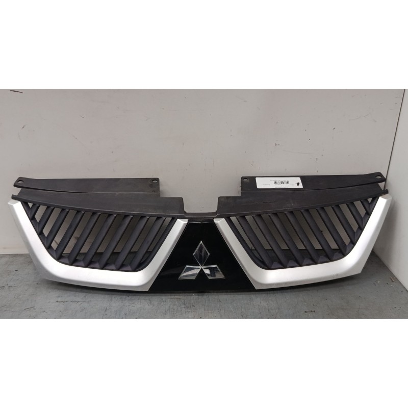 Recambio de rejillas capo para mitsubishi outlander ii (cw_w) 2.0 di-d (cw8w) referencia OEM IAM 7450A037ZZ  