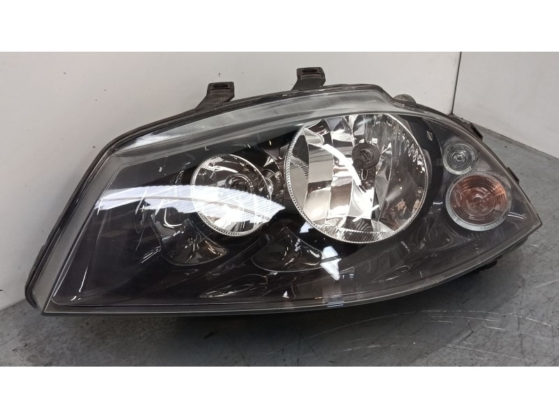 Recambio de faro izquierdo para seat ibiza iii (6l1) 1.4 tdi referencia OEM IAM 6L1941005M  