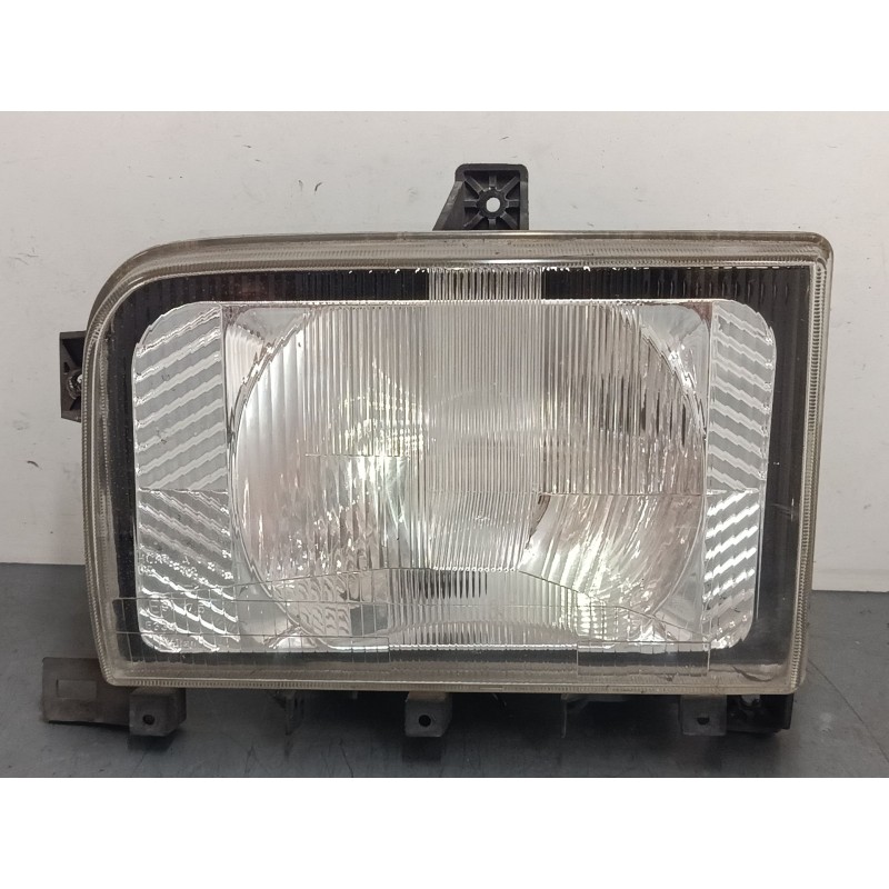 Recambio de faro izquierdo para nissan cabstar e (tl_, vl_) 105.35, 110.35, 110.45 (tl0) referencia OEM IAM 260609X205  