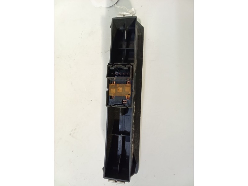 Recambio de mando elevalunas delantero derecho para suzuki vitara (et, ta, td) 1.9 d a las 4 ruedas (se 419td) referencia OEM IA