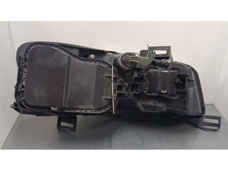 Recambio de faro izquierdo para fiat stilo multi wagon (192_) 1.9 d multijet referencia OEM IAM 6611134L  