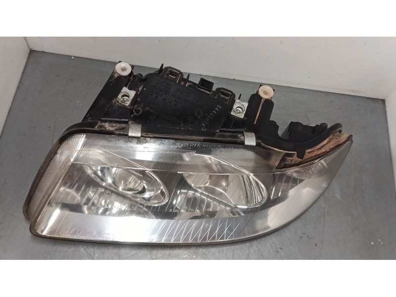 Recambio de faro izquierdo para audi a3 (8l1) 1.9 tdi referencia OEM IAM 084411160L  
