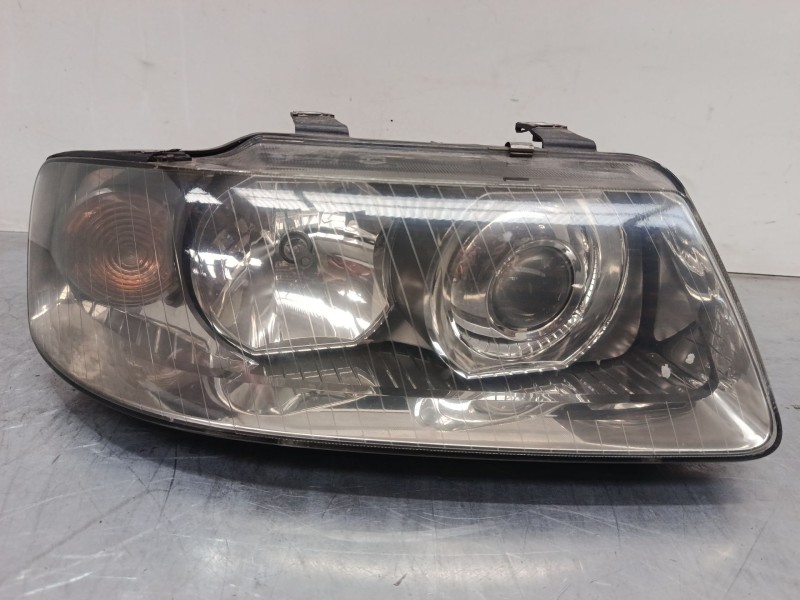 Recambio de faro derecho para audi a3 (8l1) 1.9 tdi referencia OEM IAM   