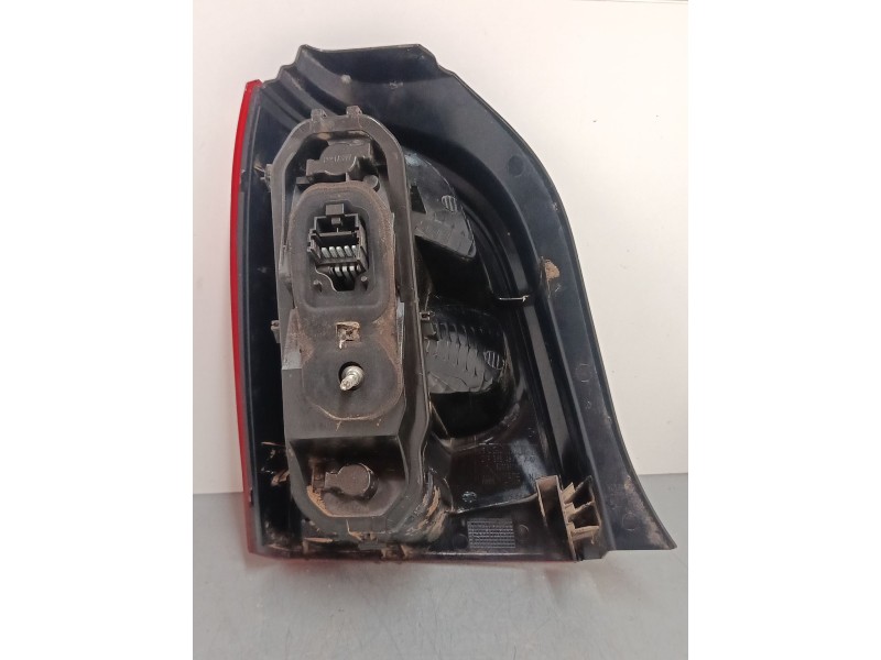 Recambio de piloto trasero derecho para renault twingo ii (cn0_) 1.2 16v (cn04, cn0a, cn0b) referencia OEM IAM 8200387889  