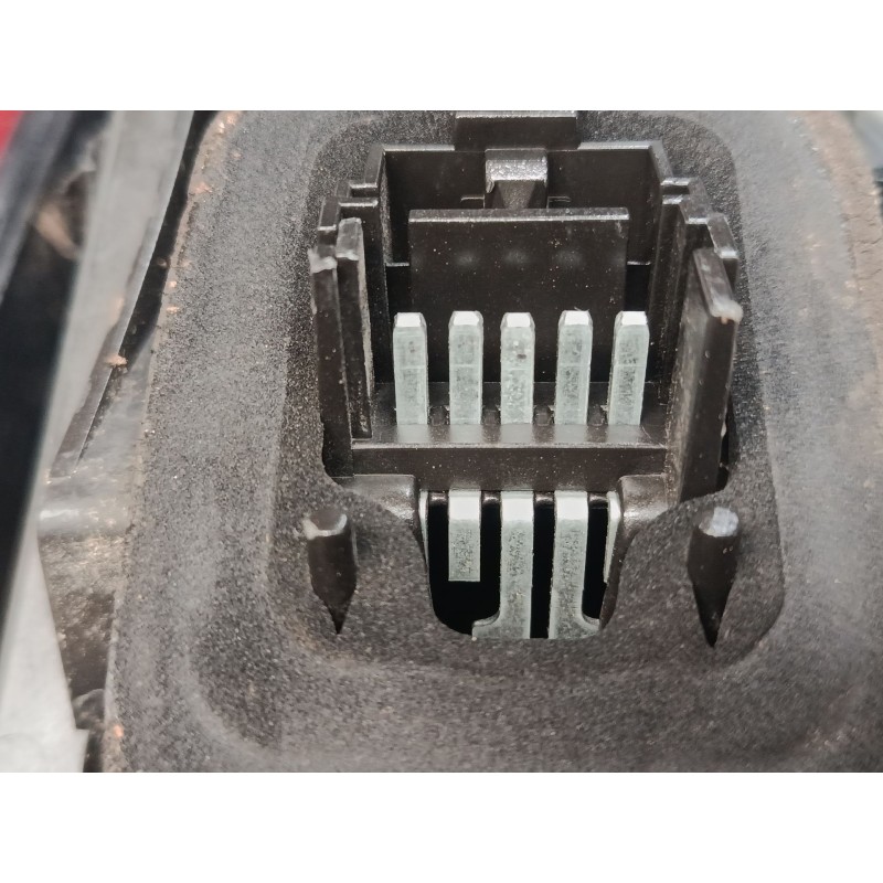 Recambio de piloto trasero derecho para renault twingo ii (cn0_) 1.2 16v (cn04, cn0a, cn0b) referencia OEM IAM 8200387889  