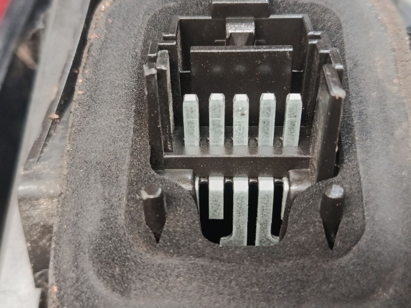 Recambio de piloto trasero derecho para renault twingo ii (cn0_) 1.2 16v (cn04, cn0a, cn0b) referencia OEM IAM 8200387889  