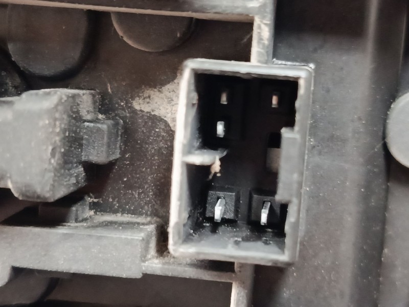 Recambio de piloto trasero derecho para nissan micra ii (k11) 1.0 i 16v referencia OEM IAM 2VP236030020R  